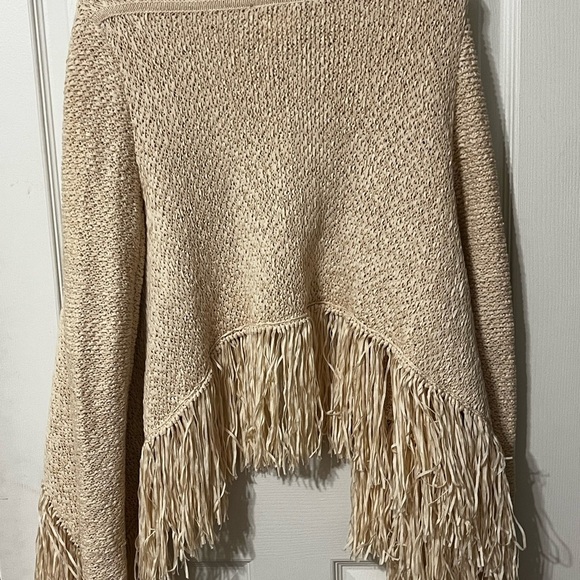 BCGB Maxaria XS sweater fringe coverup - Picture 4 of 7